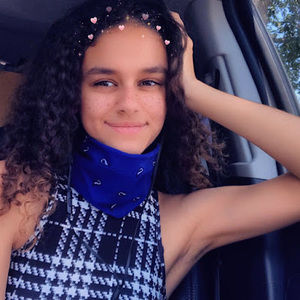 Meet your Posher, Chloe